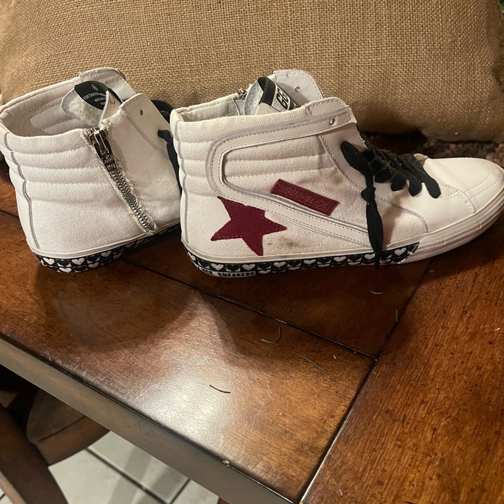 GOLDEN GOOSE- White and Red Star
